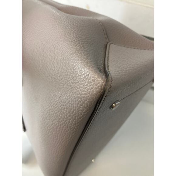 KATE SPADE GRAY PEBBLED LEAHTER WHTIE TRIM SMALL HANDBAG - Picture 11 of 16